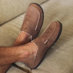 OluKai Moloā Slipper - Toffee / Dark Wood -OluKai Sale Store 10252 3363 101