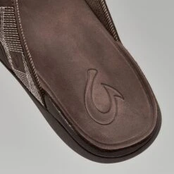 OluKai Tuahine - Dark Wood -OluKai Sale Store 10465 6363 202 e56ef014 66d2 4d1a a8b0 e57718e66f7d