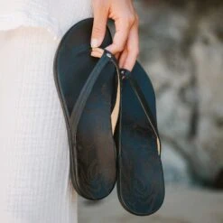 OluKai Honu - Black -OluKai Sale Store 20436 4040 102
