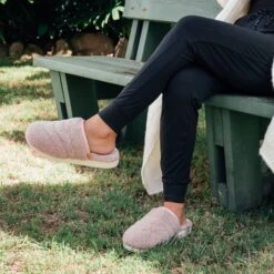 OluKai Pūpū Mua - Pink Sea Salt -OluKai Sale Store 20476 4F4F 102 1