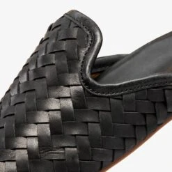 OluKai Mi‘i-Onyx / Onyx -OluKai Sale Store 20495 OXOX 101