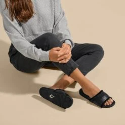 OluKai Hō‘ala Slide - Black 15 OluKai Hō‘ala Slide - Black -OluKai Sale Store 20523 4040 102 W HoalaSlide BlackBlack