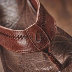 OluKai Hiapo - Rum / Dark Wood -OluKai Sale Store Hiapo Rum galleryimage 01 0b887644 ad50 4e85 b441 24a9ba4cf23e