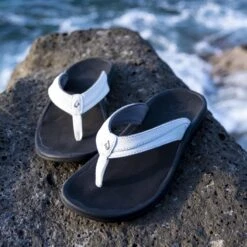 OluKai ‘Ohana - White / Black -OluKai Sale Store Ohana White Black galleryimage 01